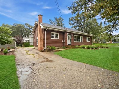 Property at 548 W Saint Charles Rd, Lombard, IL