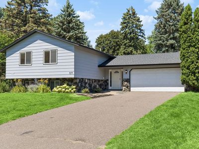 1077 Churchill Cir