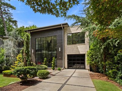 569 Overbrook Dr NW
