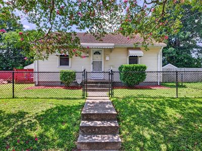 2425 Grandy Ave