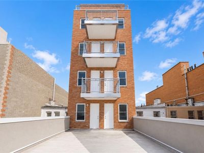 921 60th St #2B