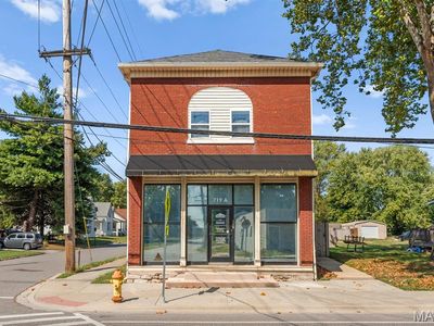 719 Centreville Ave