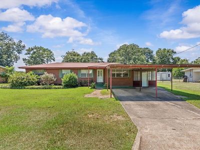 Property at 618 Peachtree St, Headland, AL