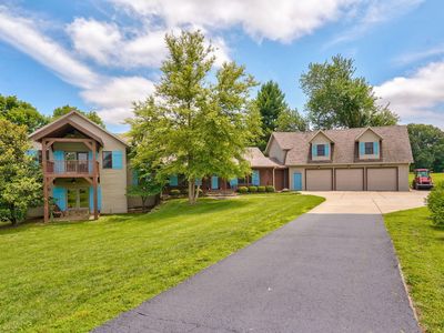 3995 E Apple Hill Lane