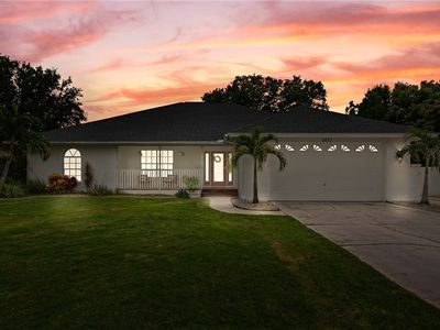 6872 Fairview St