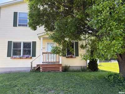Property at 717 Pearl St, Jacksonville, IL