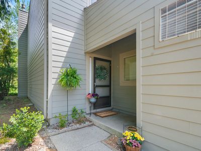 744 Peninsula Ct