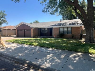 1017 E Albertson Dr