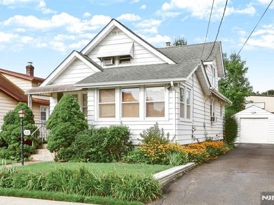 Property at 5-10 Hartley Pl, Fair Lawn, NJ