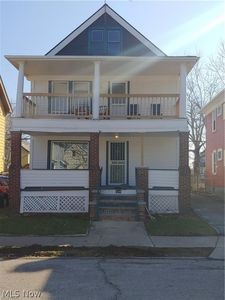 1049 E 147th St