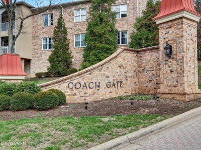 Property at 5800 Coach Gate Wynde APT 321, Windy Hills, KY