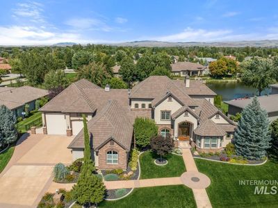 1046 W Sherington Dr