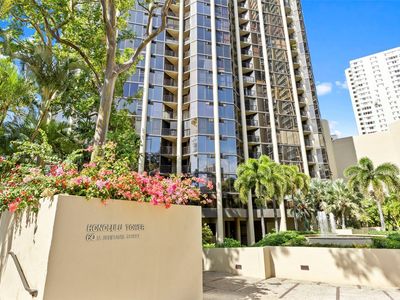 60 N Beretania St APT 402
