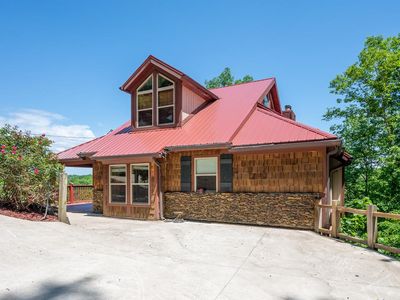 561 Summit Ln