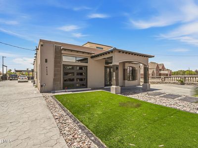 8458 Roseway Dr