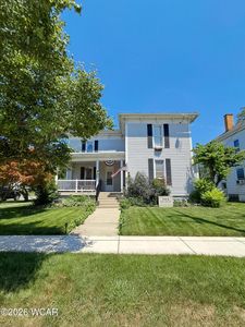 304 E 5th St