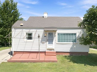 1098 Cecelia Ave