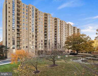 4500 S Four Mile Run Dr APT 834