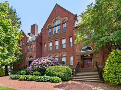 112 Washington Park APT 1