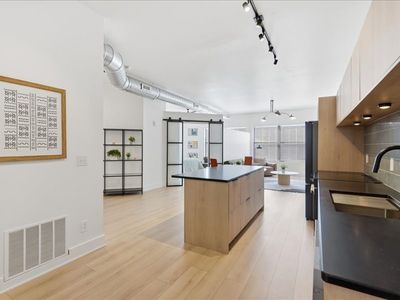 400 E Locust St Unit 301