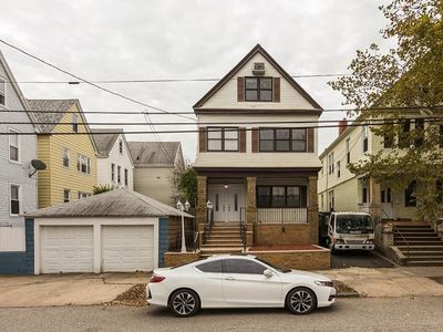 118 W 9th St