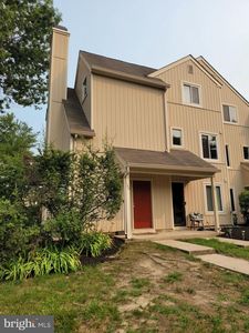 180 Woodlake Dr