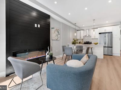 714 Hamlin St NE #1