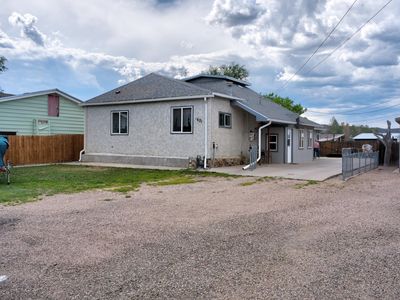 1621 E Main St