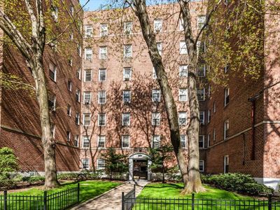 821 Bronx River Road #6F