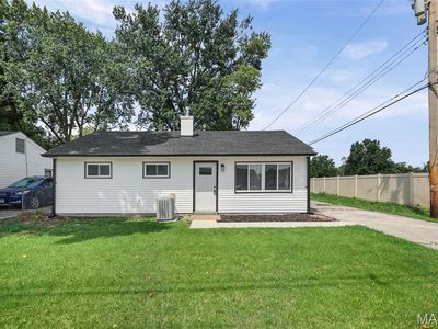 1009 Royal Heights Rd