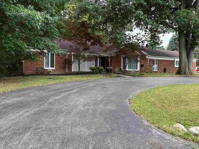 1402 Woodslea Dr