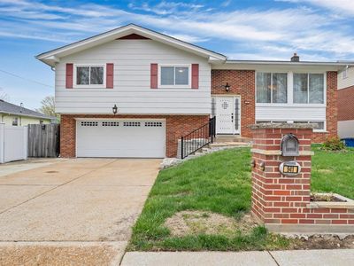 941 Buckley Rd