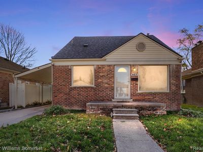 863 Mayflower Ave