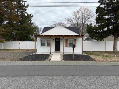 25 Matthews Ave