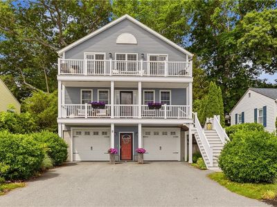 11 King Philip Ave