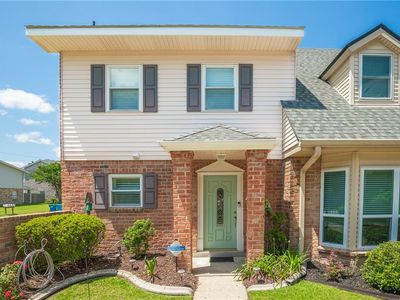 25 Brandon Hall Dr APT A