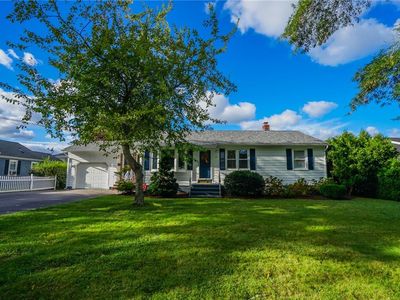 17 Academy Ave