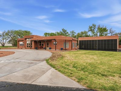 378 Debonair Dr