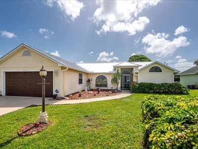 6719 NW Dorothy Street