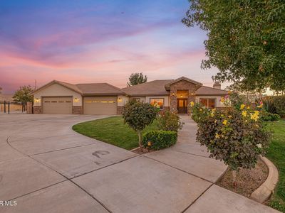 2534 Desert Rose Dr