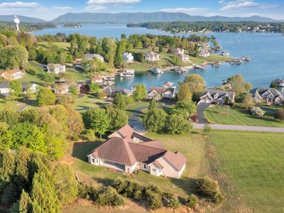 537 Calypso Rd