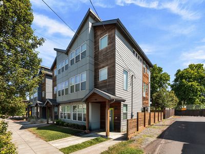 416 N Alberta St
