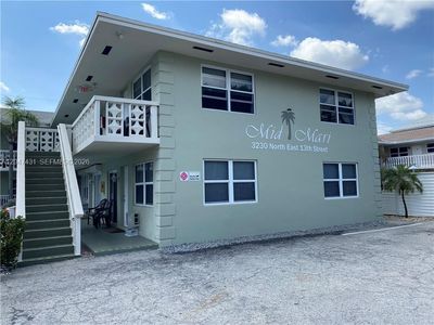 3230 NE 13th St APT 2