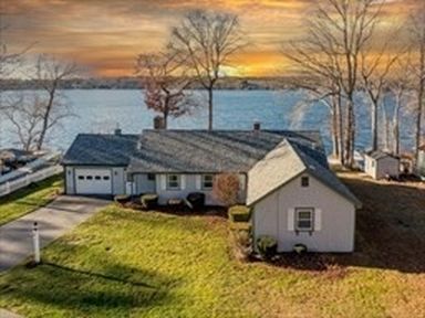 12 Edgewater Dr