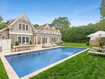 8 Barclay Ct