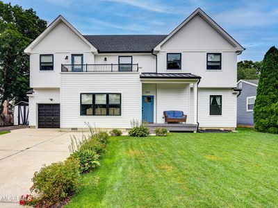 2515 Honeysuckle Lane