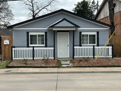 2516 Metropolitan Ave