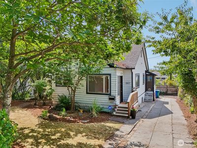 1807 30th Avenue S