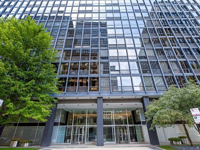 900 N Lake Shore Dr APT 2405