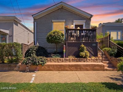 1053 Mary St